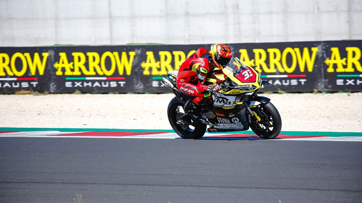 CIV SBK, colpo di scena a Misano: Delbianco cade a vincere è Tulovic