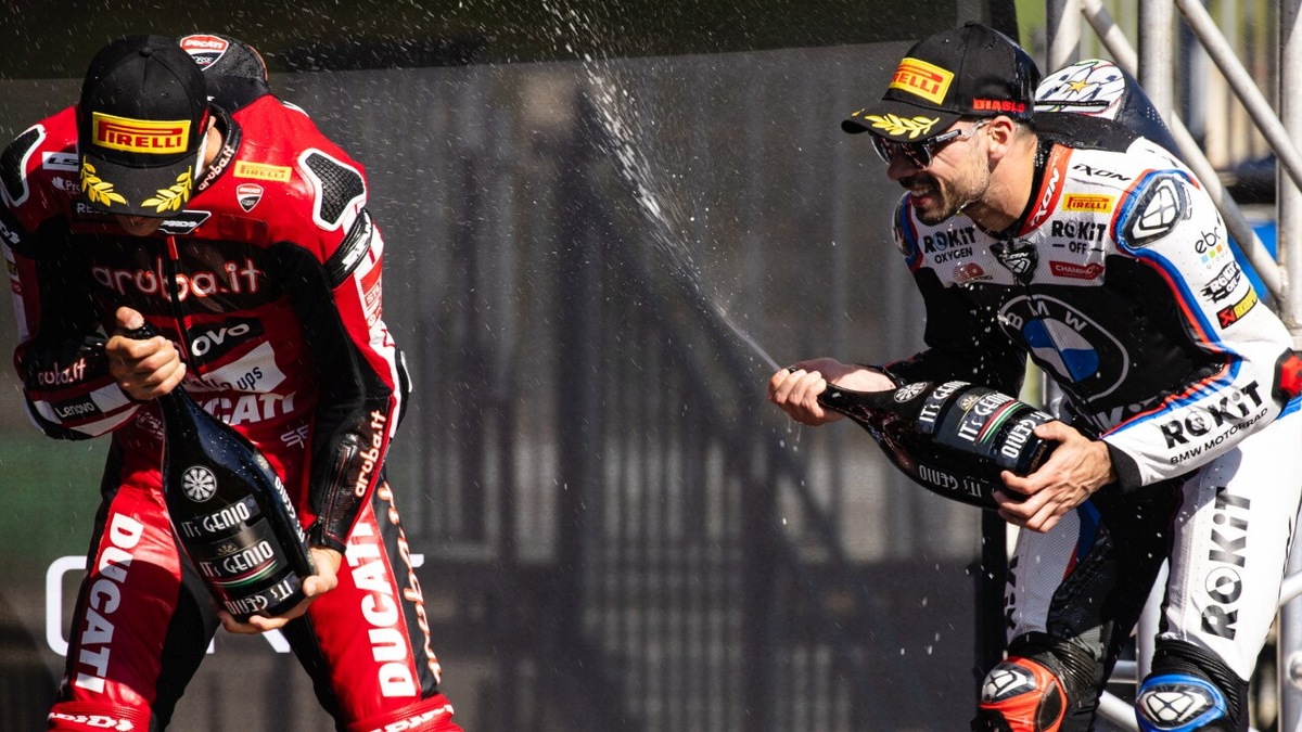 Oliveira vede Rosso: Miguel punta la Ducati di Bulega