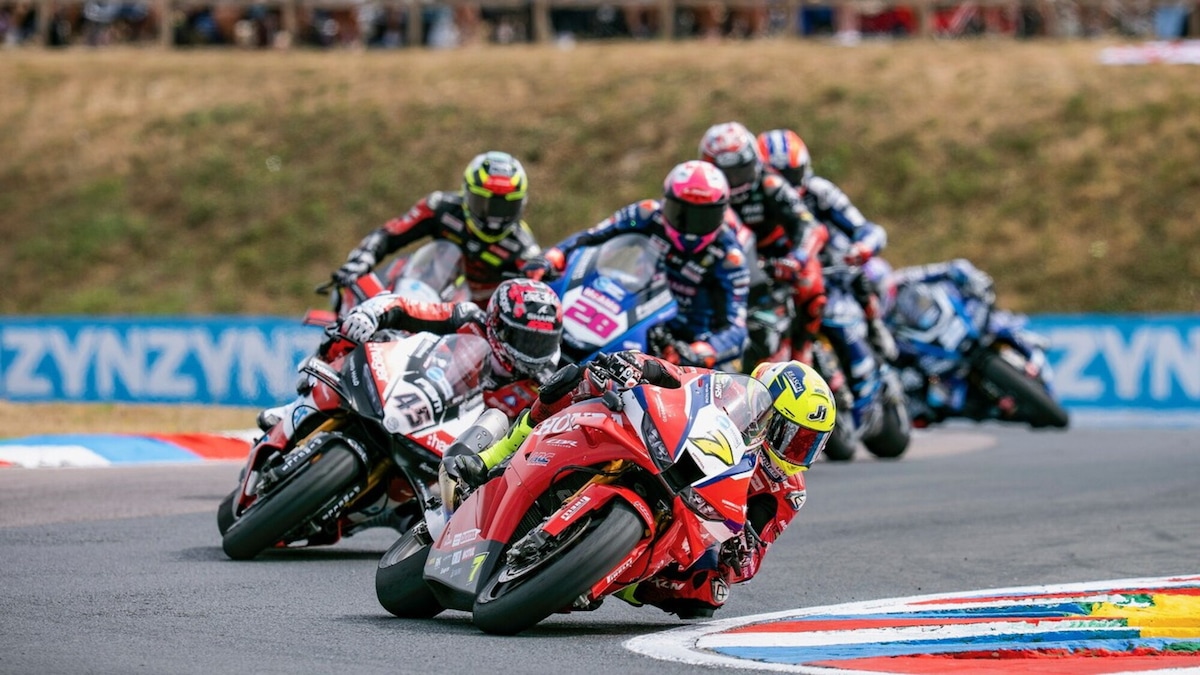 BSB, Thruxton: prima doppietta per Vickers con la Honda, Redding a terra!
