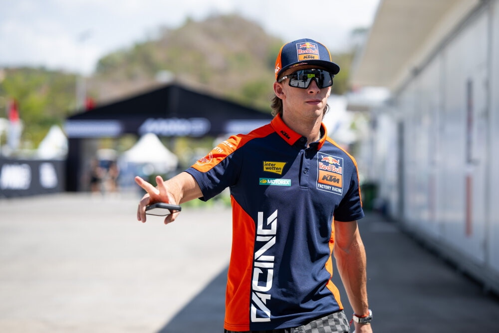 MotoGP, Acosta su Marc Marquez: "Lui e Valentino Rossi allo stesso livello, sono i migliori della storia"