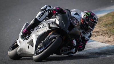 SBK, Redding e BMW iniziano il loro viaggio: gli scatti del primo test