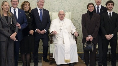 MotoGP, Pecco Bagnaia e Domizia Castagnini ricevuti da Papa Francesco