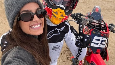 Marc Marquez e la fidanzata Gemma Pinto come meccanico "speciale"