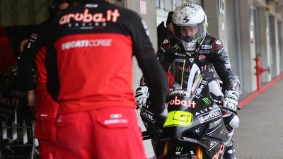 Tutte le foto dei test SBK 2025 di Portimao - FOTO