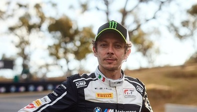 Valentino Rossi a Mount Panorama per la prima gara in auto dell'anno