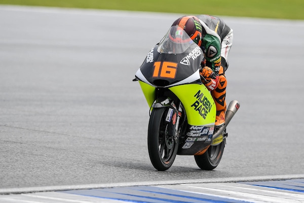 Moto3, prove libere Motegi: in testa c'è Andrea Migno