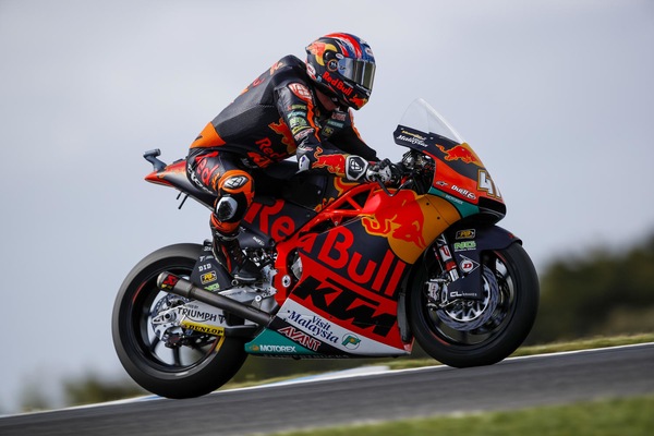 Moto2, gara Phillip Island: Brad Binder porta la KTM alla vittoria