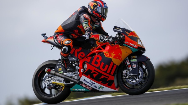 Moto2, gara Phillip Island: Brad Binder porta la KTM alla vittoria