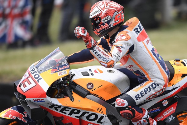 MotoGP Phillip Island, gara: Marquez vince, Vinales cade