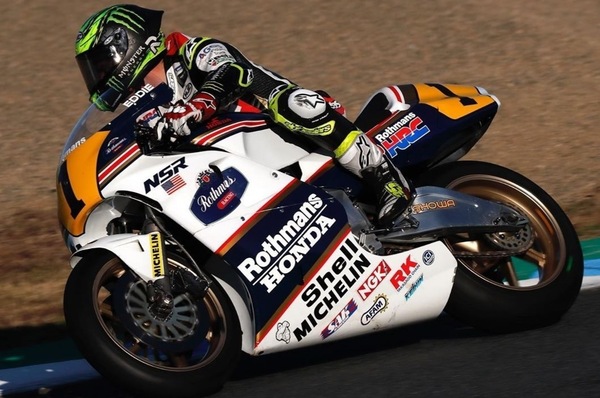 Crutchlow “amarcord”, è show in sella alla NSR500 di Lawson