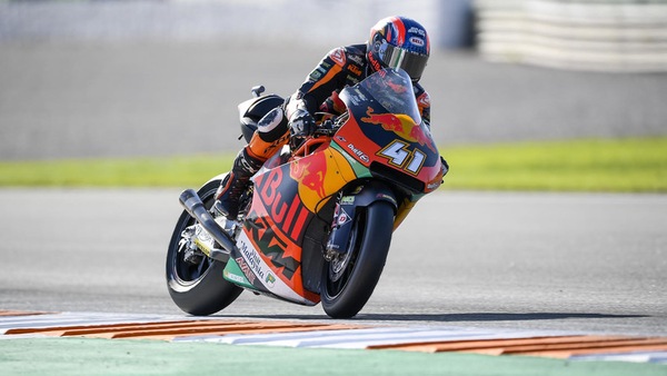 Moto2 Valencia, gara: Binder su Luthi. Manzi è quarto