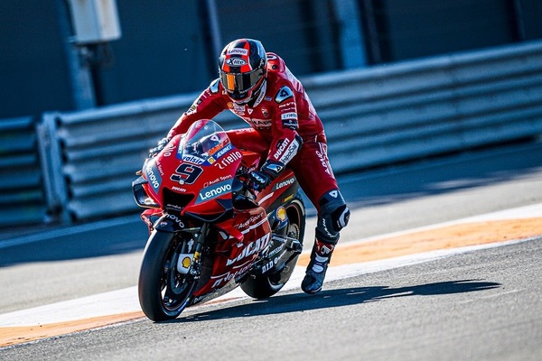 MotoGP test Valencia, Ducati: Dovi sorride, Petrucci è out