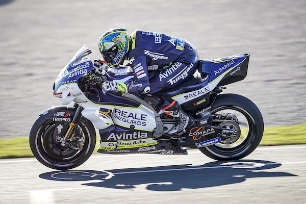 Karel Abraham licenziato con una mail dal team Team Avintia
