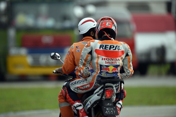 Nuova operazione per Marc Marquez alla spalla destra
