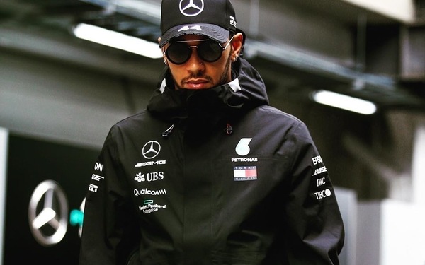 Lewis Hamilton si prepara in vista dello “scambio” con Rossi