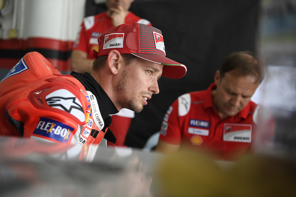 Stoner: “Per l’Australia, metto una mia tuta all’asta”