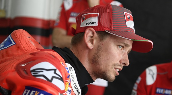 Stoner: “Per l’Australia, metto una mia tuta all’asta”