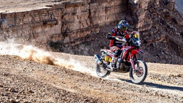 Vento e sabbia alla Dakar: Barreda vince anzitempo