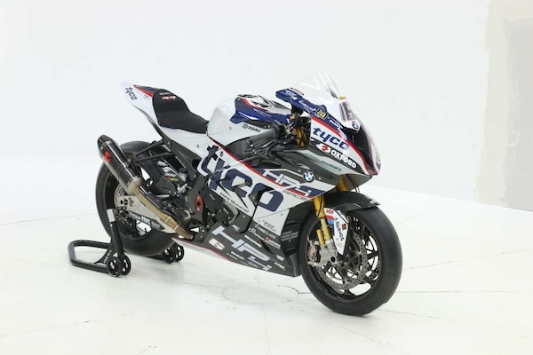 Tourist Trophy: 50.000 sterline per la BMW S1000RR di Michael Dunlop