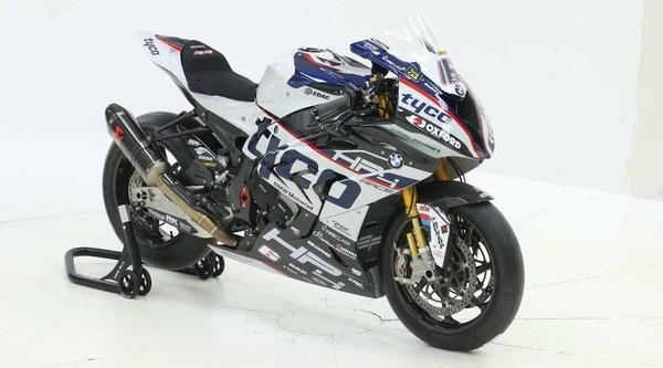 Tourist Trophy: 50.000 sterline per la BMW S1000RR di Michael Dunlop