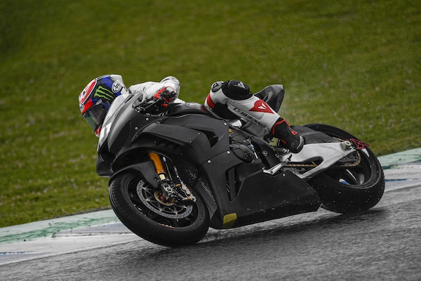 SBK: Haslam rainman nei test di Jerez