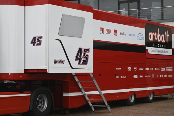 SBK 2020: la presentazione Aruba Racing Ducati LIVE