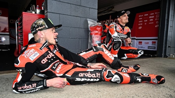 Redding e Davies, sdraiati… dalle risate