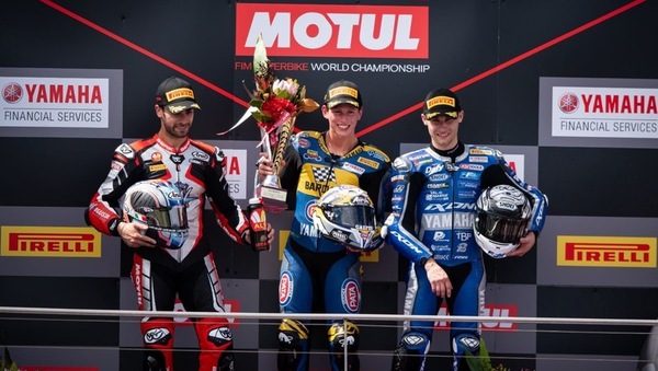 SSP: doppietta azzurra a Phillip Island con Locatelli dominatore