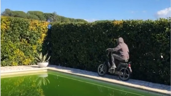 #IoRestoACasa: hot lap per Michel Fabrizio in giardino - VIDEO