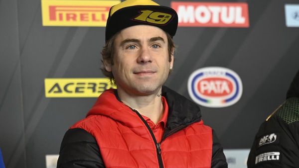 Bautista: “È il momento di pensare agli altri, restate a casa!”