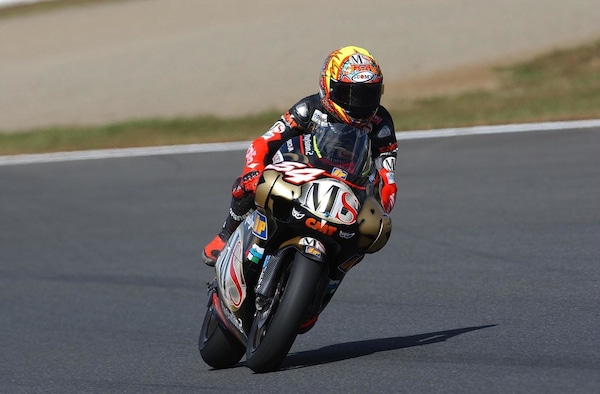 6 aprile 2003: Poggiali vince in Giappone al suo esordio in 250cc