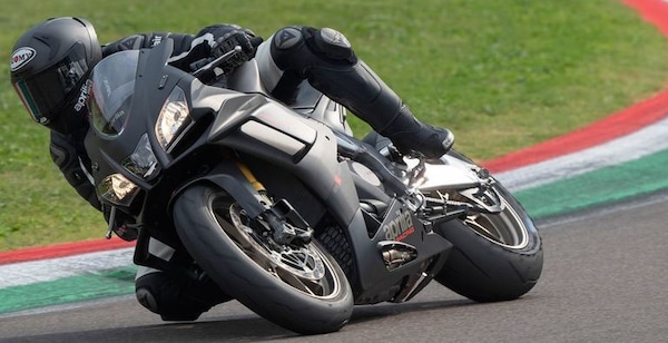 SBK, Lavilla dà il “via libera” ai motori quattro cilindri da 1100cc