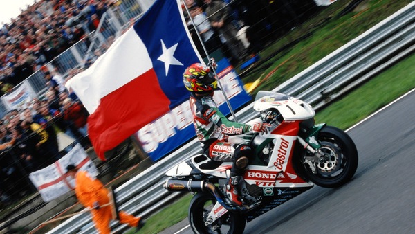 Ritorno al Futuro, 2000: Edwards al posto giusto