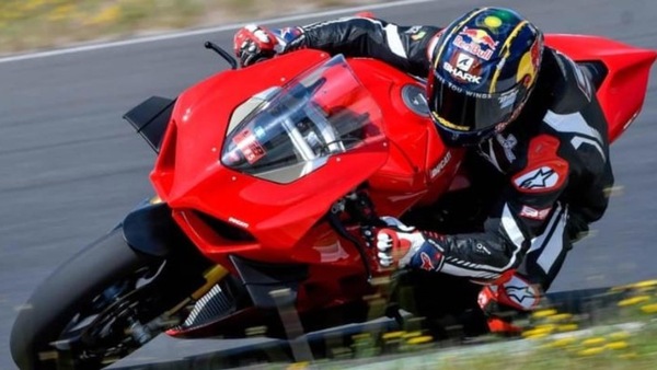 Zarco torna in pista “con la Regina delle moto stradali”