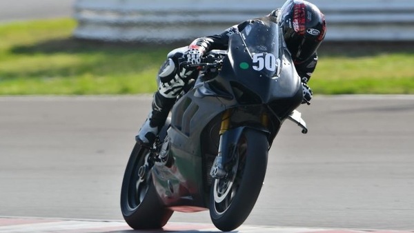 Baiocco come Gobert: numero 501 sulla Panigale V4 R ZPM