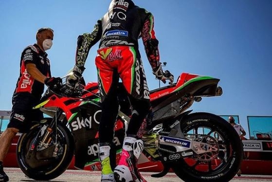 Espargarò stizzito: “Moto stradali lente e pericolose”