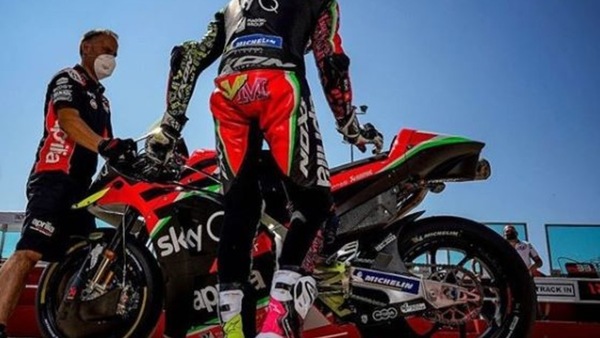 Espargarò stizzito: “Moto stradali lente e pericolose”