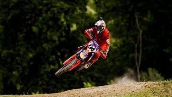 Tegola per Dovizioso: infortunio con la moto da cross