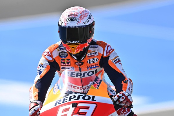 Brutta caduta per Marquez a Jerez: frattura all'omero