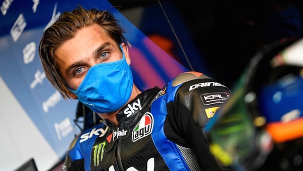 Moto2, Marini trionfa a Jerez: “Vittoria dedicata alle vittime del Covid”