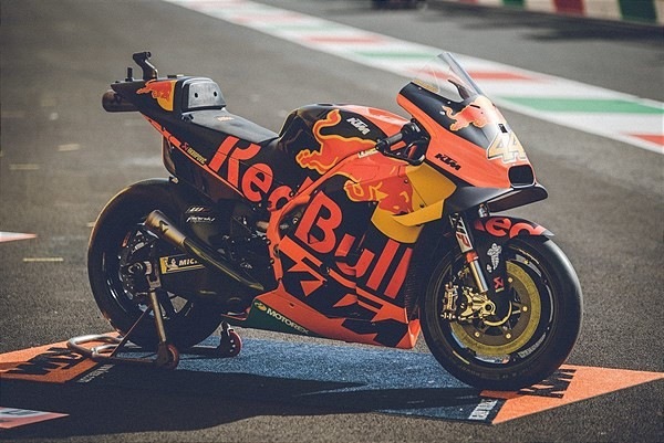 KTM: in vendita due RC16 di Pol Espargaro