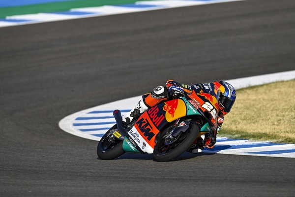 Moto3, FP2 Brno: Fernandez davanti a tutti, Fenati è terzo