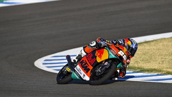 Moto3, FP2 Brno: Fernandez davanti a tutti, Fenati è terzo