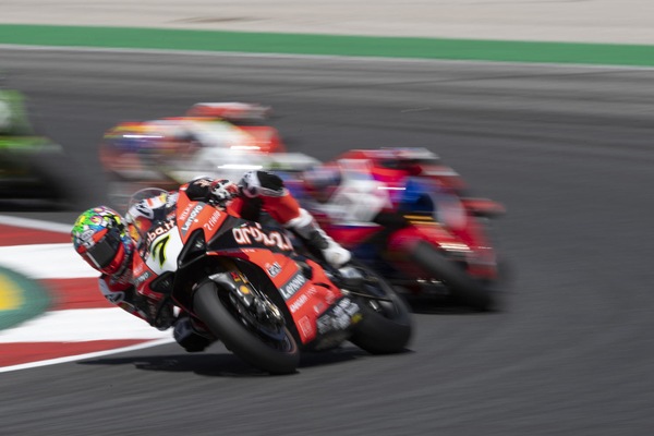 SBK Aragon: Chaz Davies suona tutti nelle FP1
