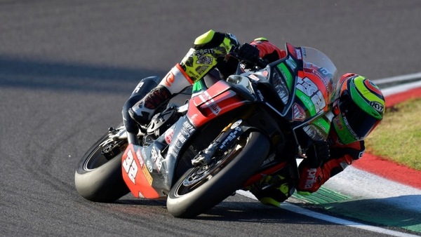 CIV Imola, SBK: Savadori vince Gara 1, Pirro si arrende