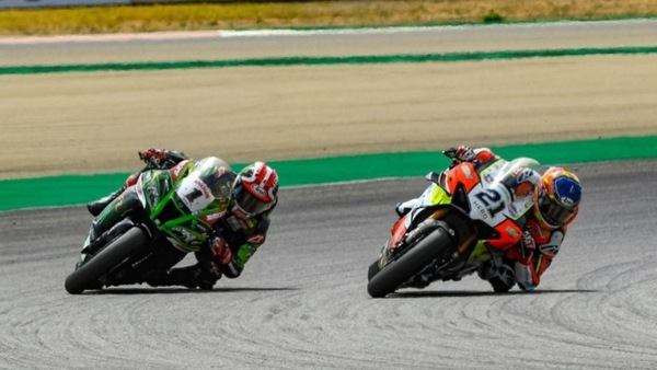SBK Teruel, Gara 2: Rea la spunta su un coriaceo Rinaldi