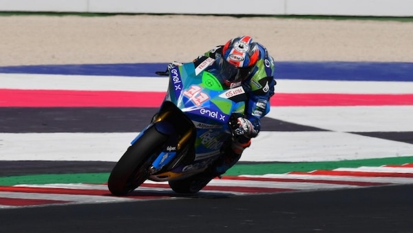MotoE GP Emilia Romagna: Ferrari si impone in Gara 2 e torna leader del campionato