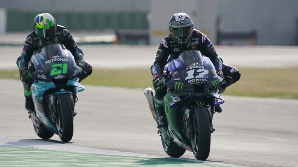 MotoGP, GP Emilia Romagna: Vinales vince davanti a Mir. Giornata nera per Rossi e Bagnaia