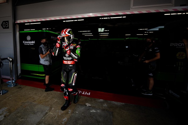 SBK Magny-Cours, FP1: Rea comanda, settimo Redding
