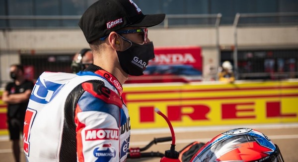 SBK, Cavalieri conclude il CIV, Barni con Ferrari all'Estoril